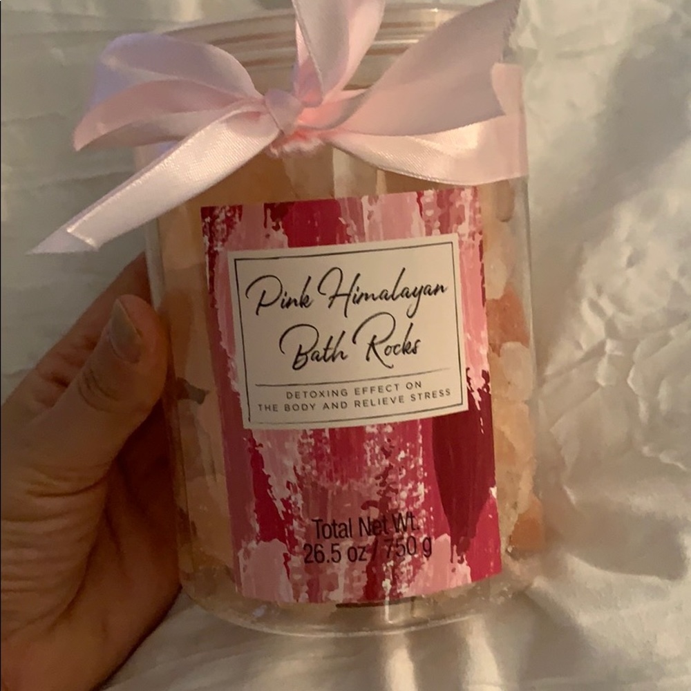 🛍️ Pink Himalayan bath rocks